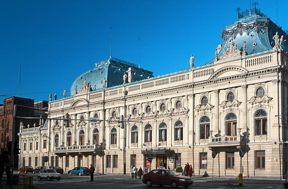 Lodz: Private City Walking Tour - Exploring Piotrkowska Street