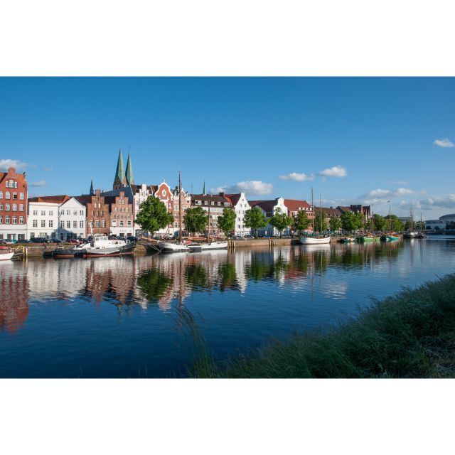 Lübeck: Private Maritime History Walking Tour & Museumshafen - Optional Tour of Museumshafen