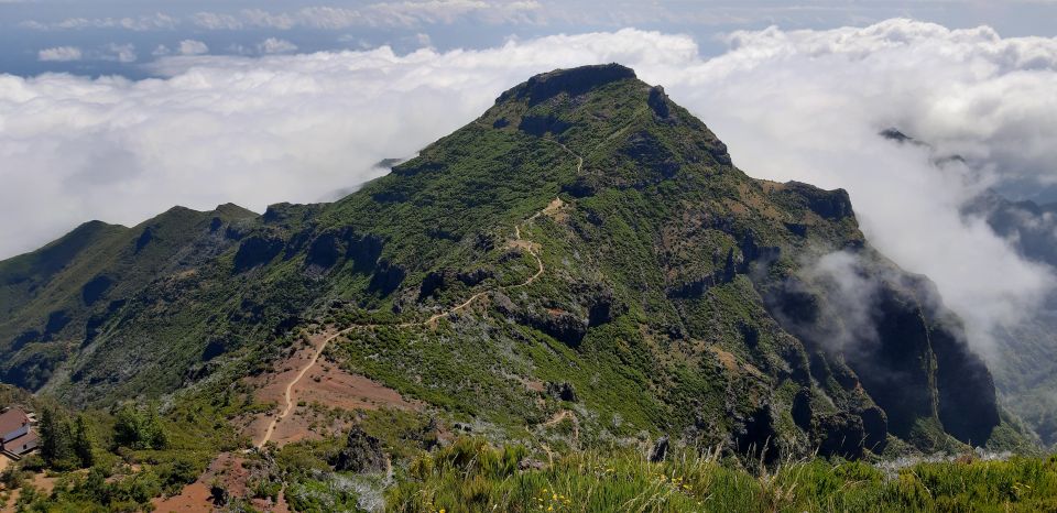 Madeira: Private Guided Achadas Teixeira - Pico Ruivo PR1.1 - Magnificent Scenery of Pico Ruivo