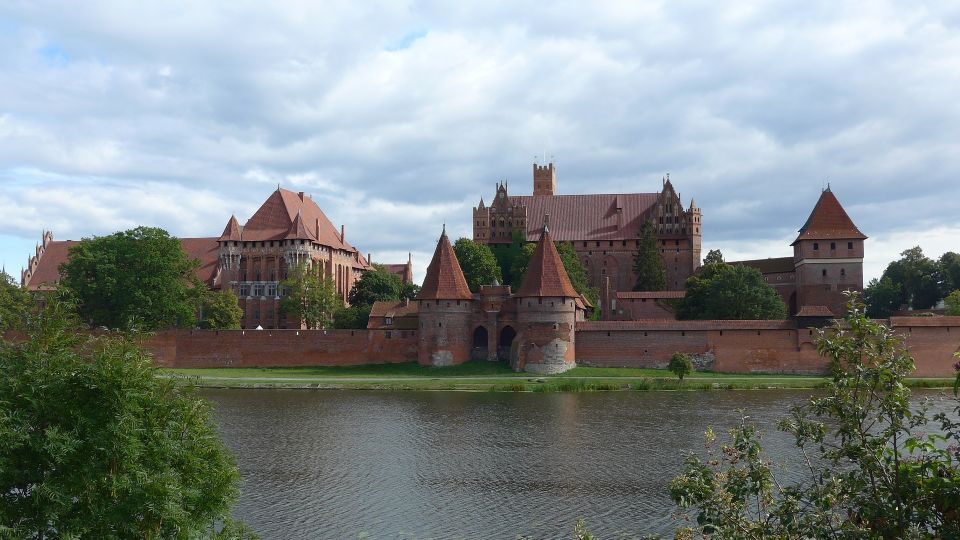 Malbork Castle Tour: 6-Hour Private Tour - Customer Feedback and Ratings