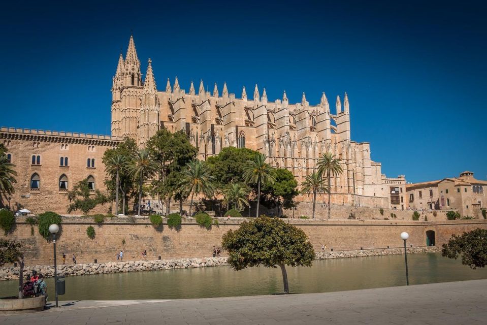 Mallorca and Cathedral Private Walking Tour - Monuments and Local People