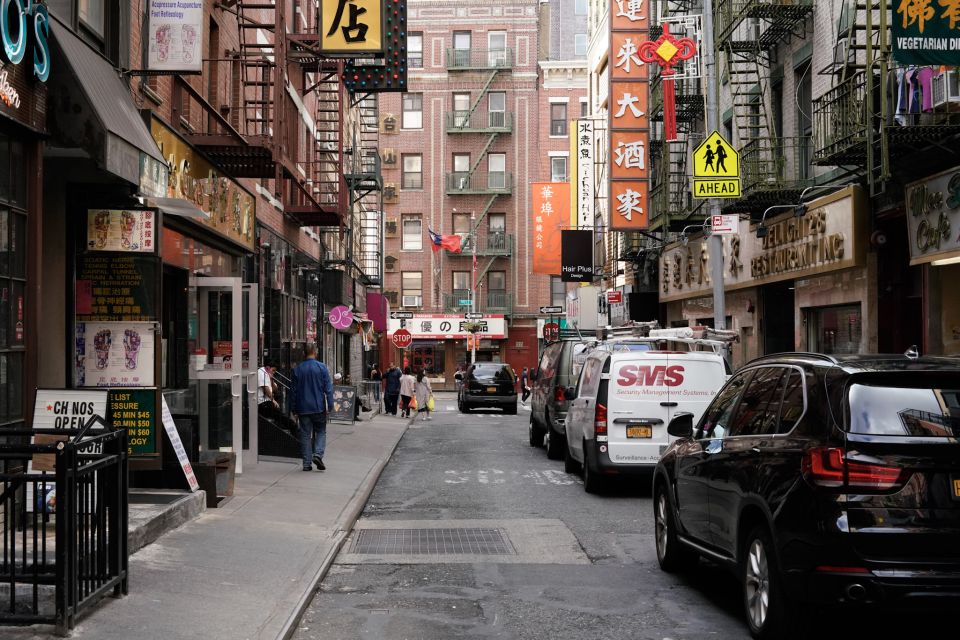 Manhattan: Chinatown Food Tour With a Chef - Exploring the Markets