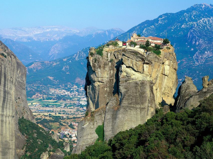 Meteora Monasteries Tour From Athens - Customer Feedback and Guide Experience