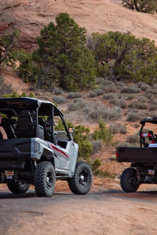 Moab: Self-Driven Guided Sunset UTV Tour to Fins N Things - Safety Gear and Orientation