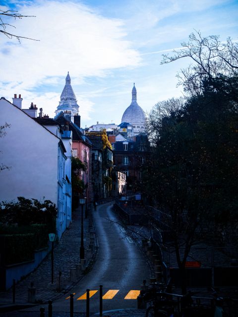 Montmartre: Semi Private Guided Stroll in Bohemian Paris - Meeting Point and Metro Directions