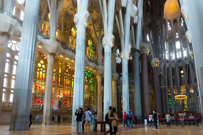 Montserrat Monastery and Sagrada Familia Tour With Liquor Tasting - Tour Experience