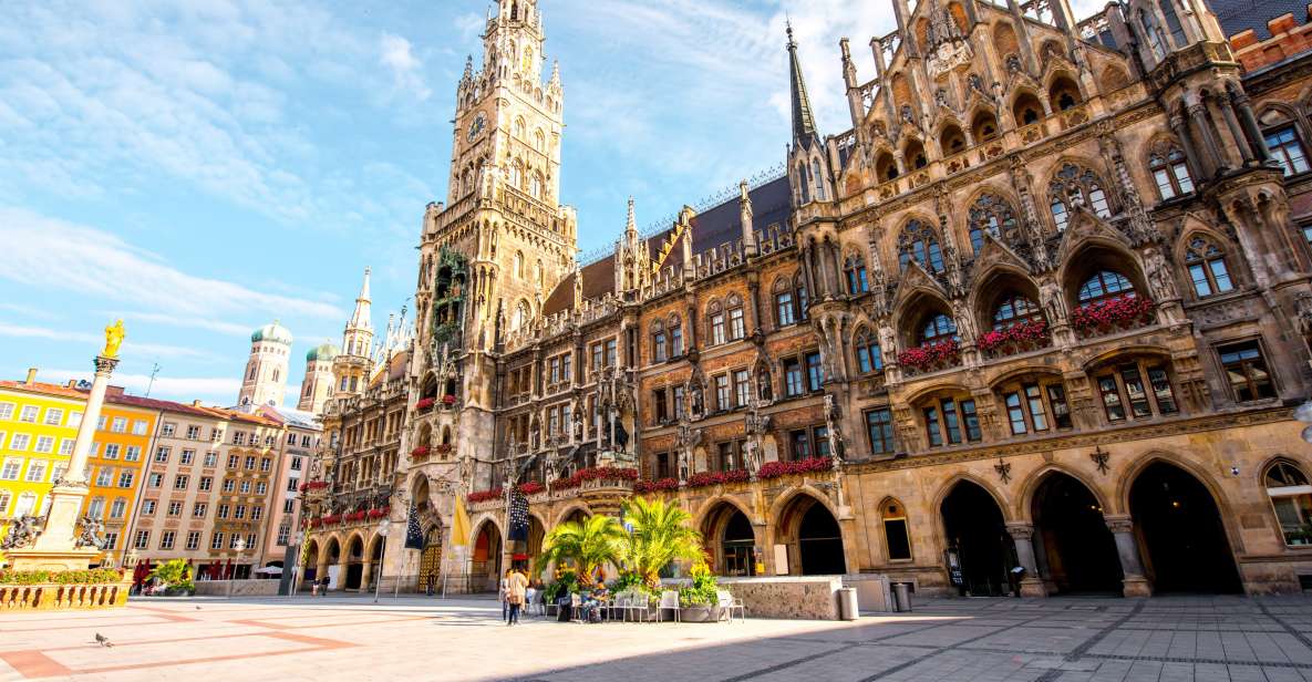 Munich: Private Walking Tour - Siegestors Monument to Peace