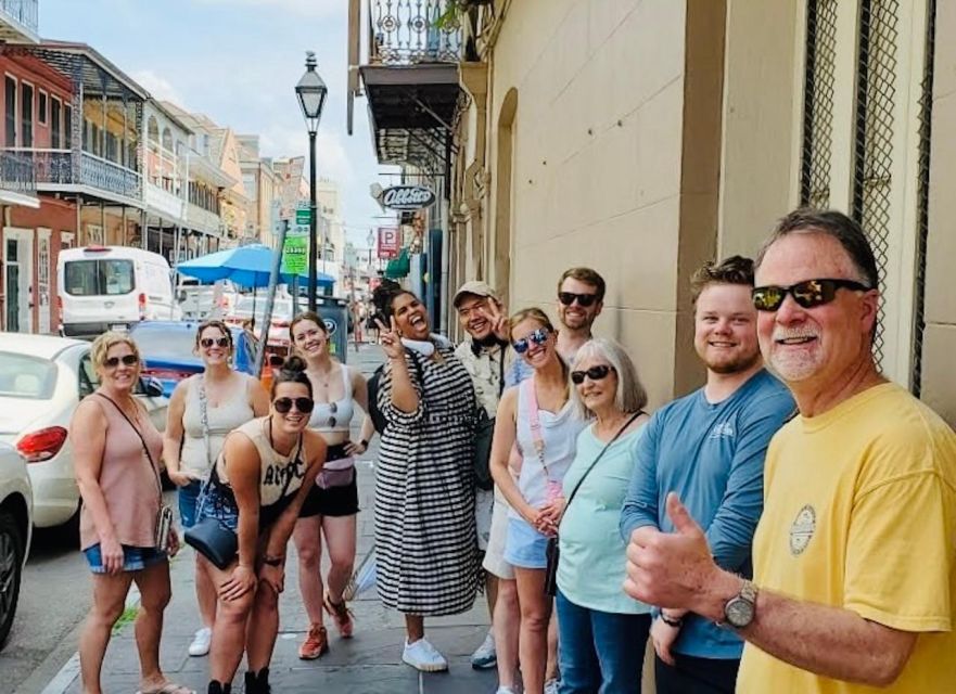 New Orleans: French Quarter History Tour With Cafe Du Monde - Outdoor Markets and Renowned Restaurants