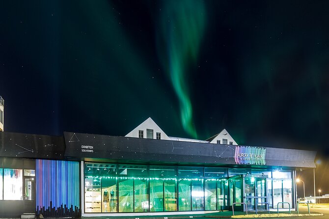 Northern Lights Small Group Tour From Reykjavik With Free Photos - Reviews