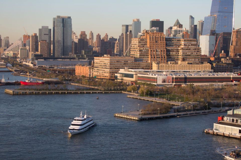 NYC: Thanksgiving Buffet Harbor Cruise - Live DJ and Dancing