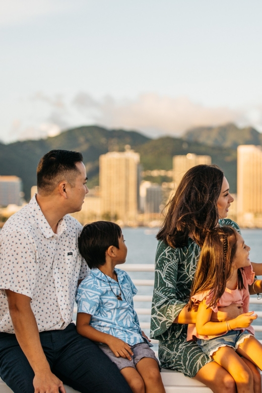 Oahu: Waikiki Sunset and Cocktail Cruise - Sunset and Views