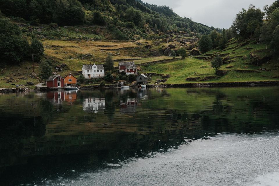 Oeystese: Exclusive Fyksesund Private RIB Fjord Safari - History and Culture of Hardangerfjord