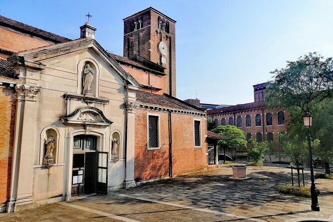 Off the Beaten Path Walk in Venice - Snap Photos of Canals