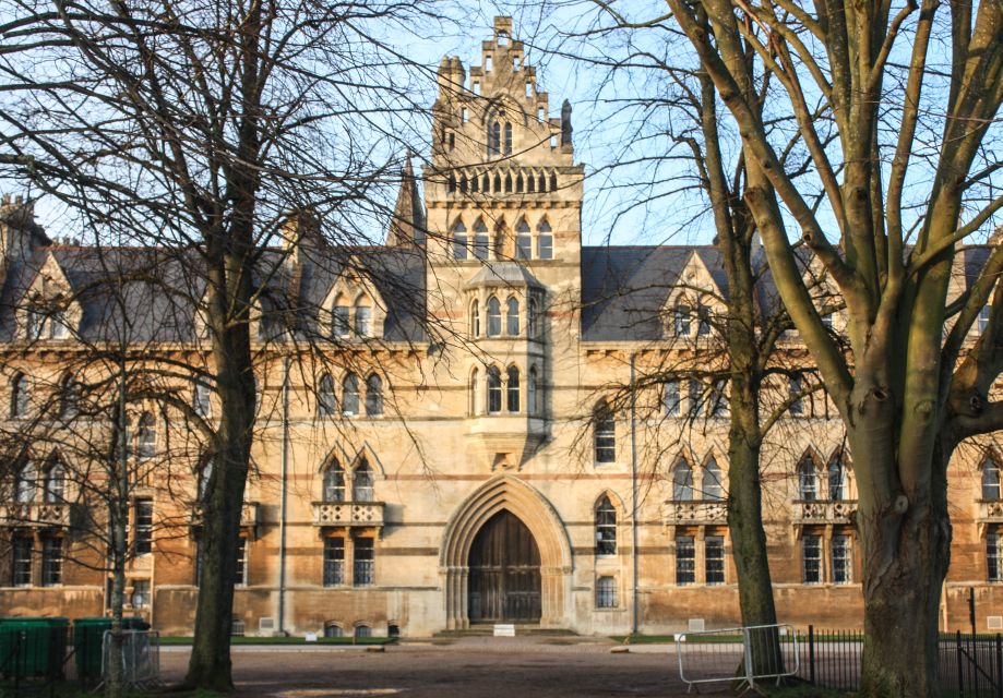 Oxford: Alumni-Led Walking Tour W/ New College Entry Option - Meeting Point