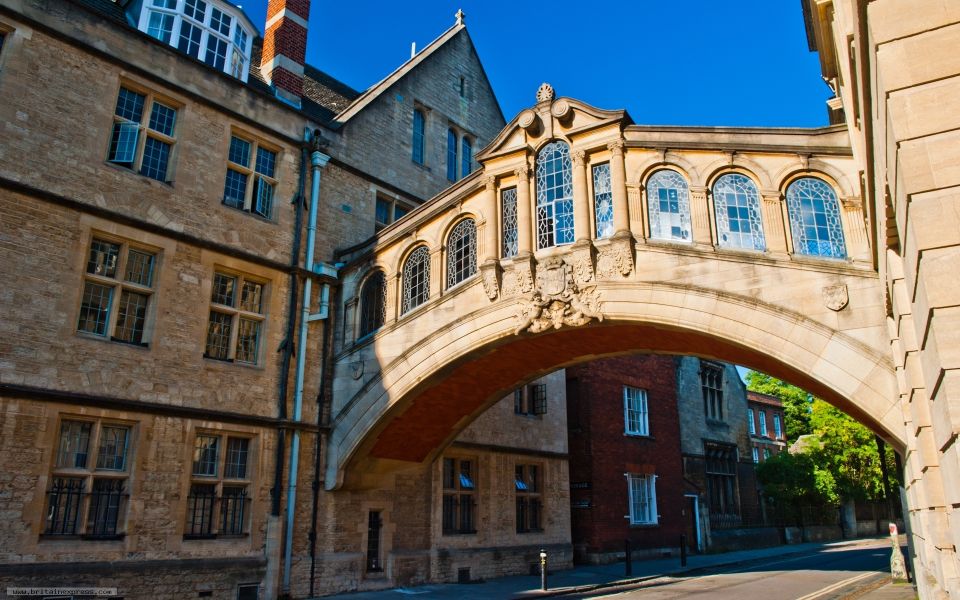 Oxford: University and City Walking Tour With Alumni Guide - Harry Potter Film Location