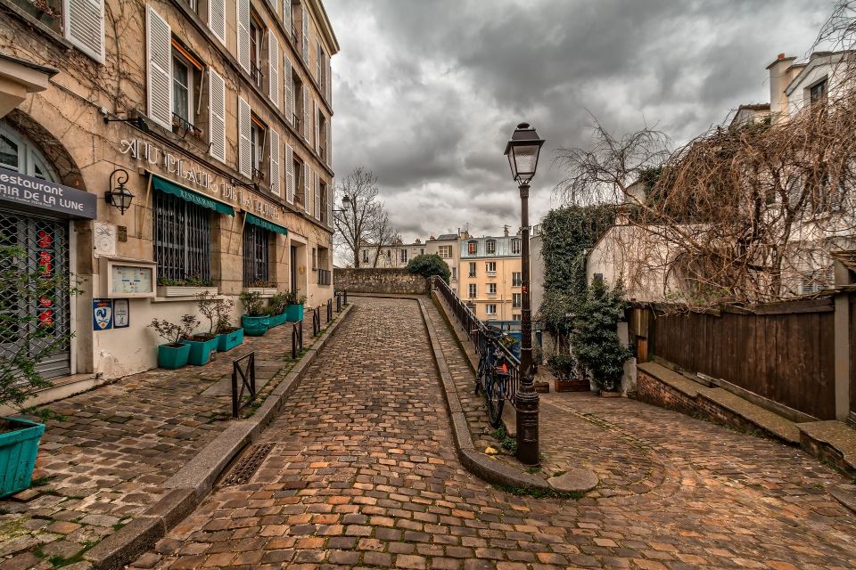 Paris: Charms of Montmartre Guided Walking Tour - Artistic Hangouts