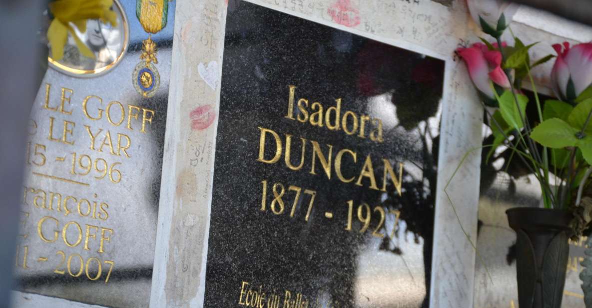 Paris: Père Lachaise Cemetery Private Tour - Intimate Experience With a Private Guide