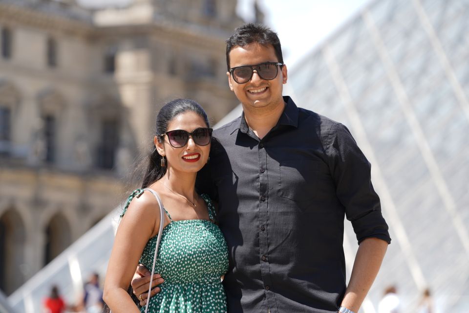 Paris: Private Photoshoot Outside The Louvre Museum - Iconic Louvre Museum Backdrop