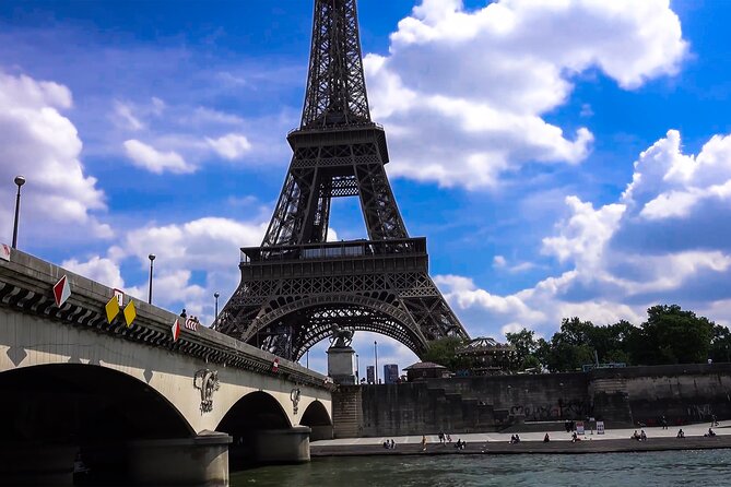 Paris Tour: Eiffel Tower Lunch, Boat Cruise, and Louvre Tour - Customer Service and Communication