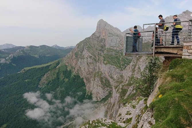 Picos De Europa and Potes Guided Tour From Santander - Pickup and Drop-off Details