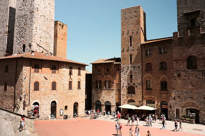 Pisa, Siena, San Gimignano and Chianti: Tuscany Day Trip by Minivan - Admiring San Gimignanos UNESCO-Listed Old Town