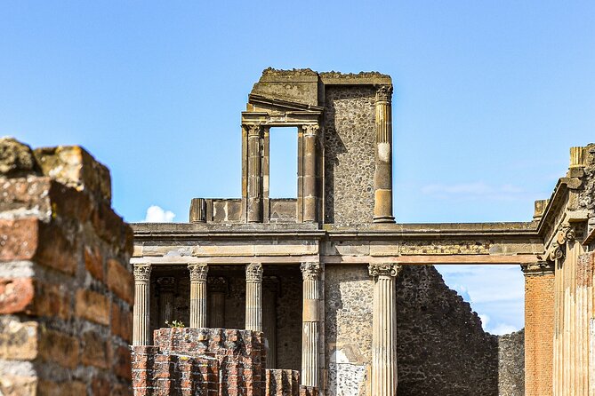 Pompeii, Naples and Capri Island From Rome Full-Day Guided Tour - Exploring the Ruins of Pompeii