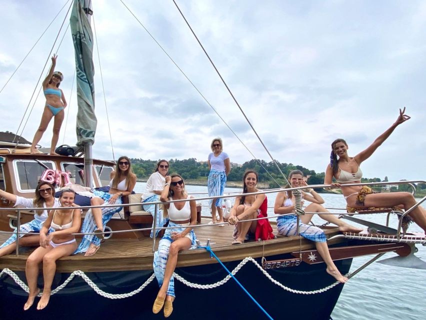 Porto: Bachelorette Party on Private Boat (1-10 People) - Customization Options