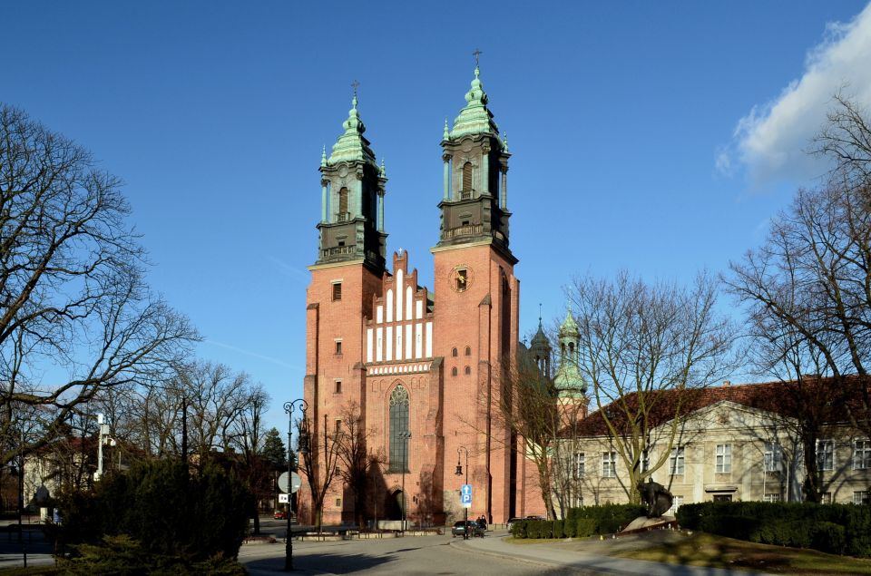 Poznan: Srodka District and Cathedral Island Private Walking - Srodka District Exploration