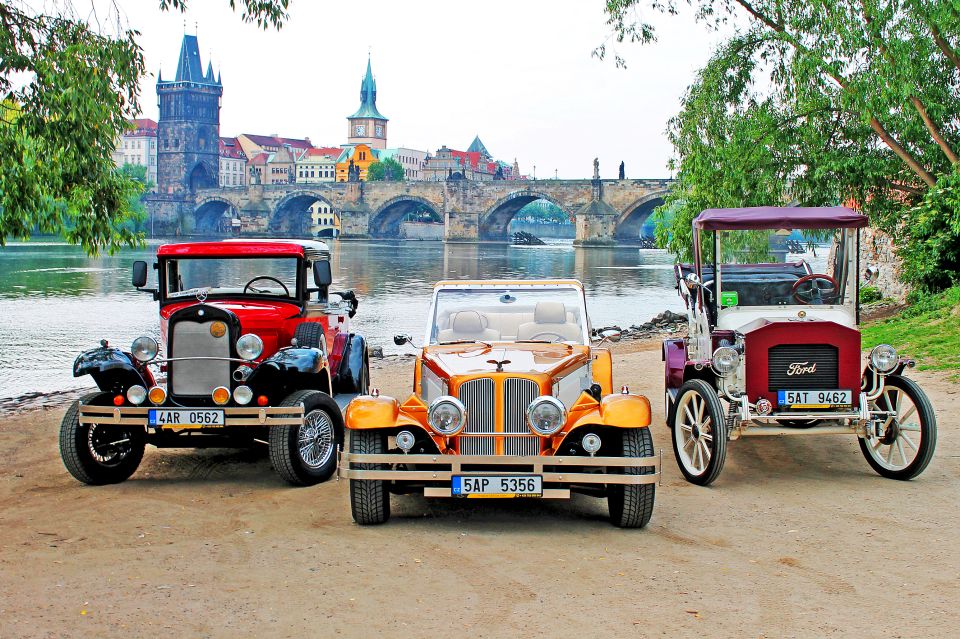 Prague: 1.5–Hour Vintage Car Tour - Customized Sightseeing