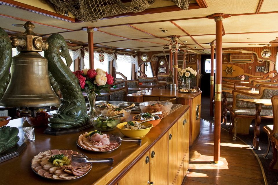 Prague: 2-Hour Lunch Cruise on the Vltava River - Customer Feedback