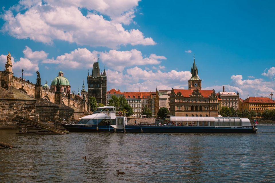 Prague: Evening Vltava River Eco Cruise With Prosecco - Cruise Duration and Pricing