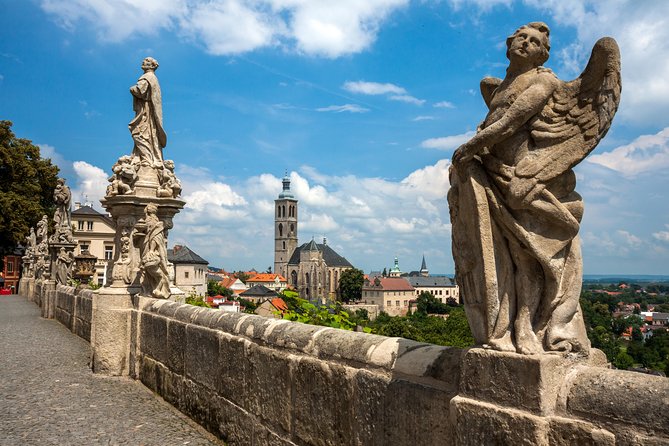 Prague to UNESCO Kutna Hora and Ossuary Guided Tour With Transfer - Transportation