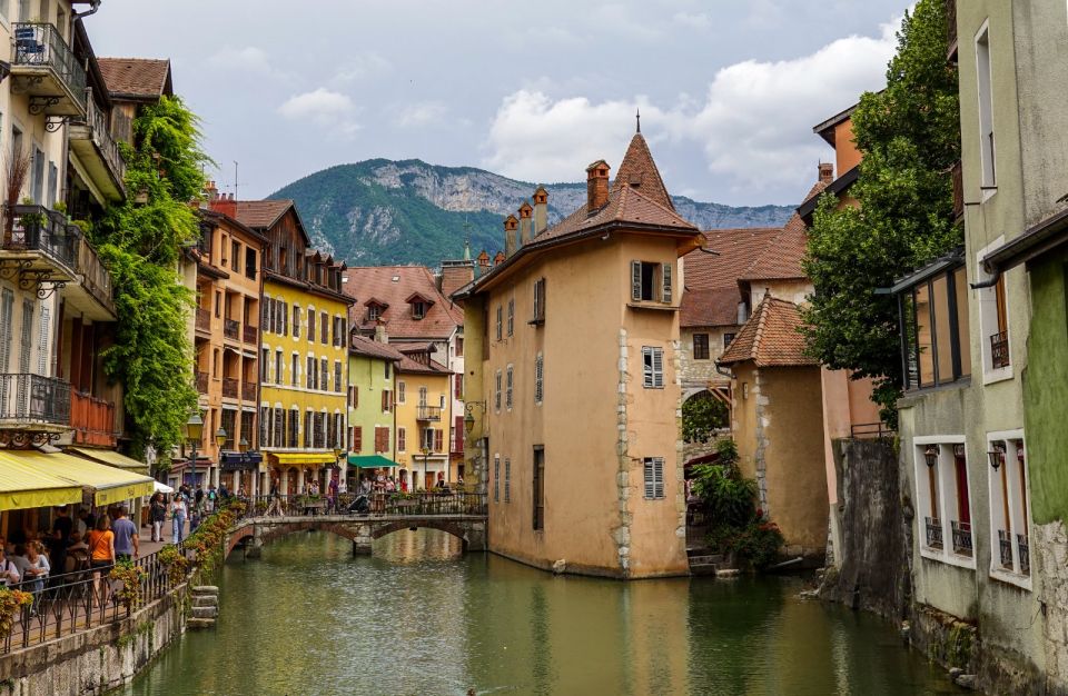 Private 2-Hour Walking Tour of Annecy With Official Guide - Inclusions and Exclusions of the Tour