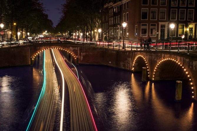 Private Amsterdam Photography Tour With a Professional Photographer - Capturing Amsterdams Iconic Sights