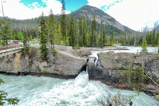 Private Banff and Yoho National Park Tour With Moraine Lake - Pickup and Meeting Details