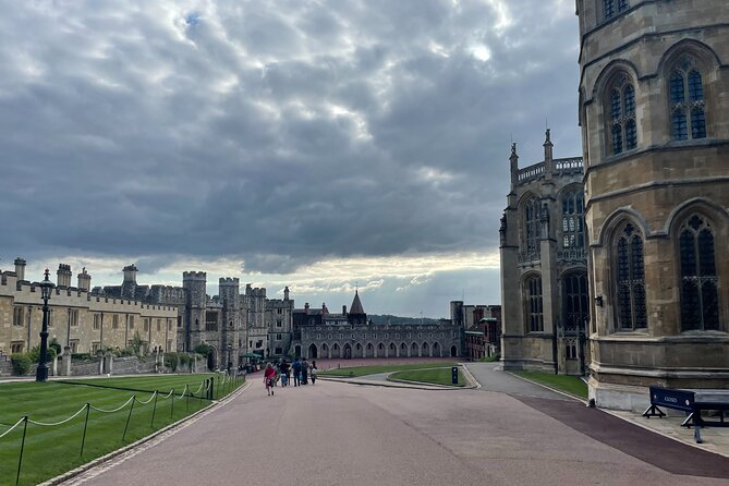 Private Day Tour to Bath and Windsor Castle - Exploring Baths Rich History