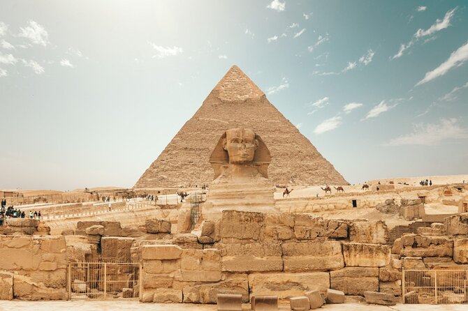 Private Giza Pyramids & Sphinx Day Tour With Lunch From Cairo - Giza Pyramids and Sphinx