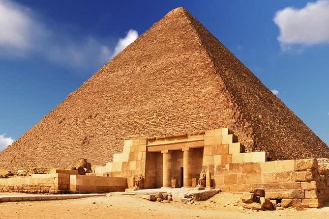 Private Guided Tour to Giza Pyramids, Sphinx, Saqqara and Dahshur - Exploring Giza Pyramids