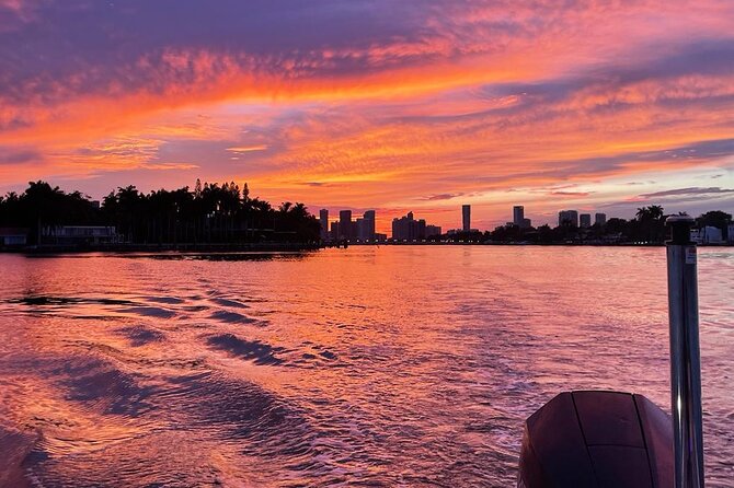 Private Sunset or Night Boat Cruise in Miami With Champagne - Explore Miamis Waterways