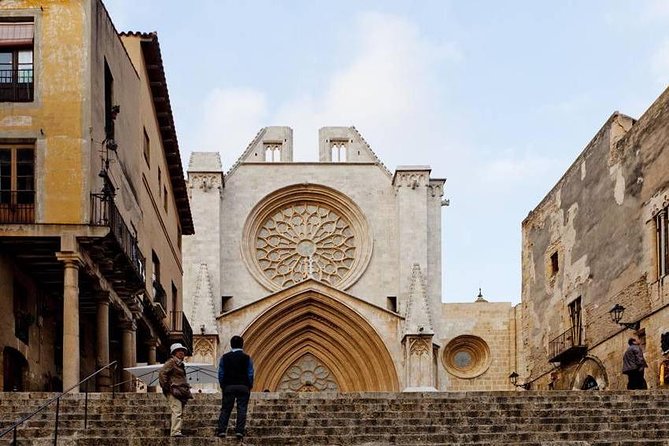 Private Tarragona and Sitges Tour With Hotel Pick-Up From Barcelona - Exploring Sitges Modernist Architecture