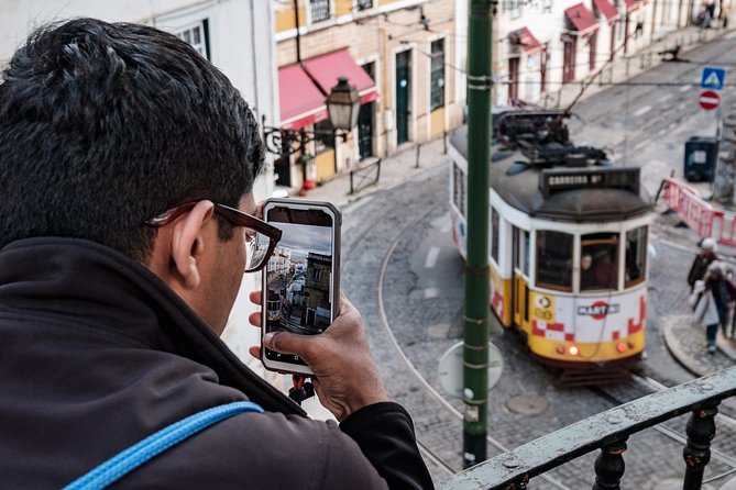 Private Tour - Lisbon Walking Tour With a Photographer - Meeting and End Points