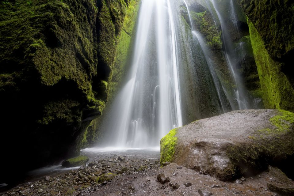 Reykjavik: 2-Day Tour With Icebergs, Glaciers & Waterfalls - Discovering Stunning Waterfalls