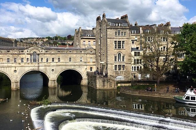 Roman Baths Entry and Walking Tour With Blue Badge Tour Guide - Meeting Point and Pickup Details