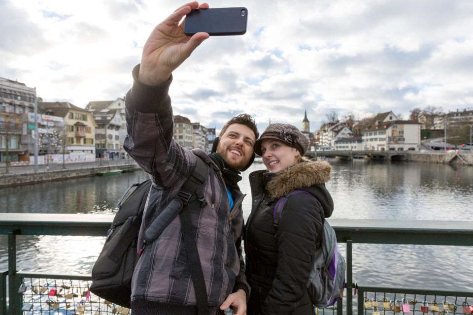 Romantic Whispers of Zurich: Love's Journey - Mühlesteg Pärki