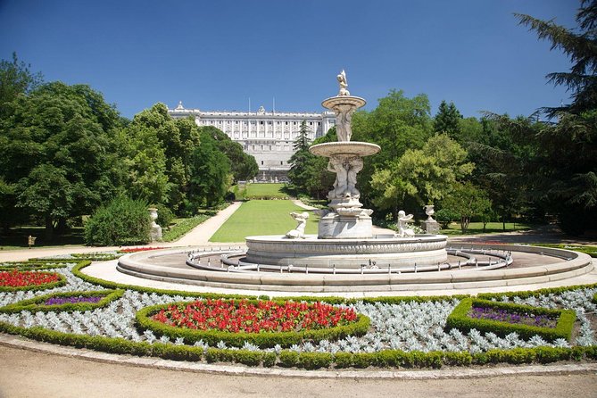 Royal Palace Monolingual Guided Tour - Language Options