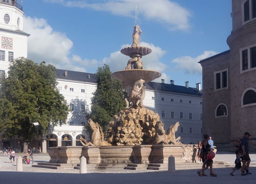 Salzburg: Private One-Way Transfer to Cesky Krumlov - Lunch Exclusion