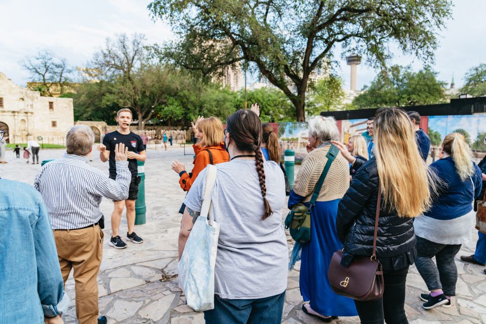 San Antonio: Ghosts and Dark History Guided Walking Tour - Guide Characteristics