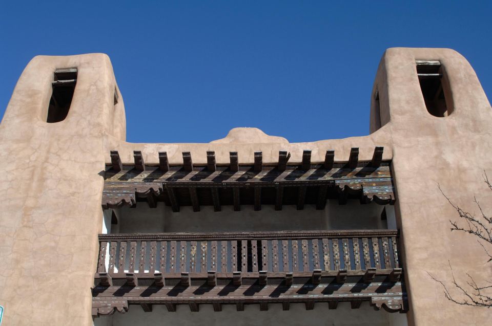 Santa Fe's Romantic Whispers: A Love-Filled Journey - Blending History and Romance