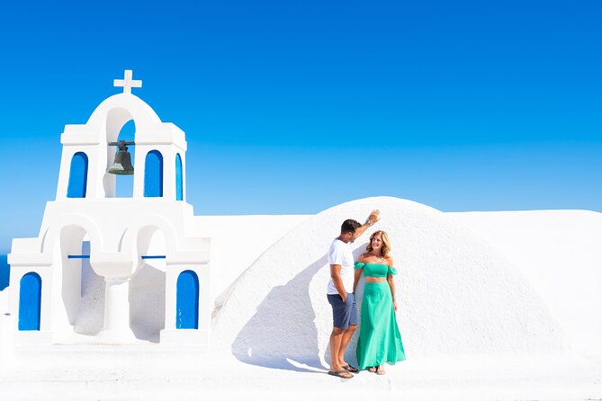 Santorini 2 Hours Private Photoshoot With a Prof. Photographer - Convenient Transportation Included