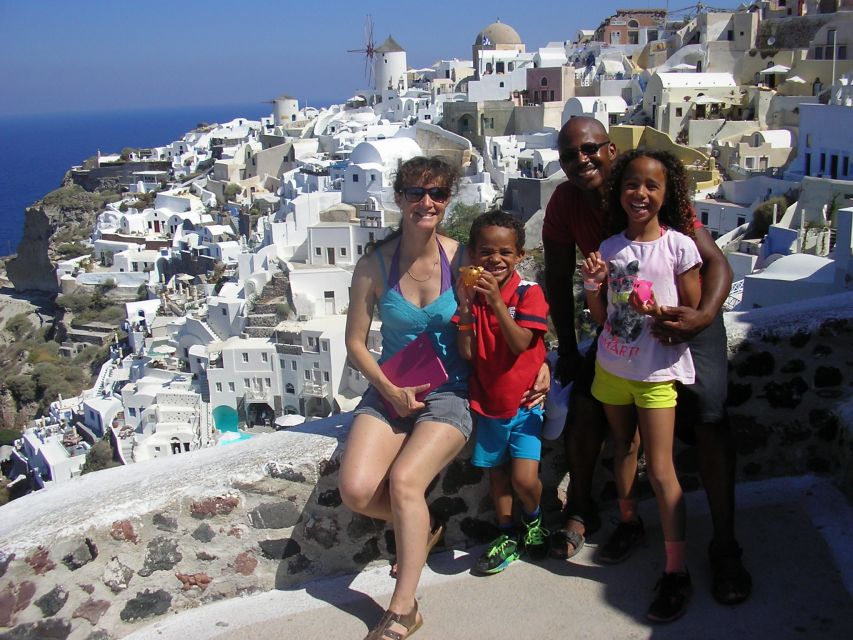 Santorini: Megalochori and Oia Guided Tour With Wine Tasting - Meeting Point